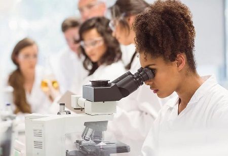 Yondr Launches GBP 27,000 STEM Scholarship In Slough Program